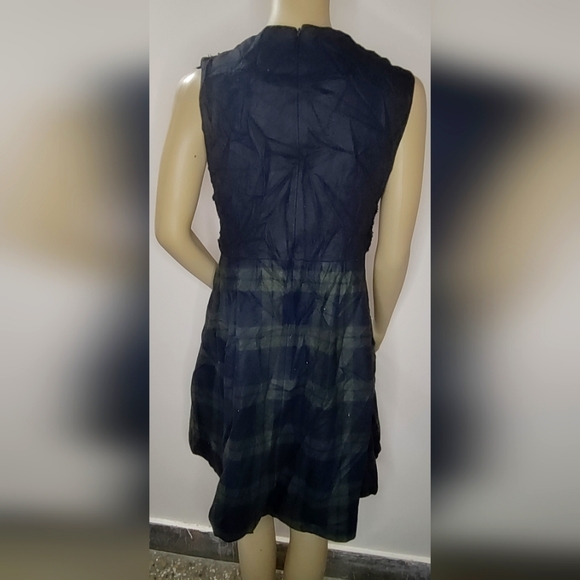 ❤️Brand new dress perfect for Christmas it have a beautiful broch - Picture 3 of 3